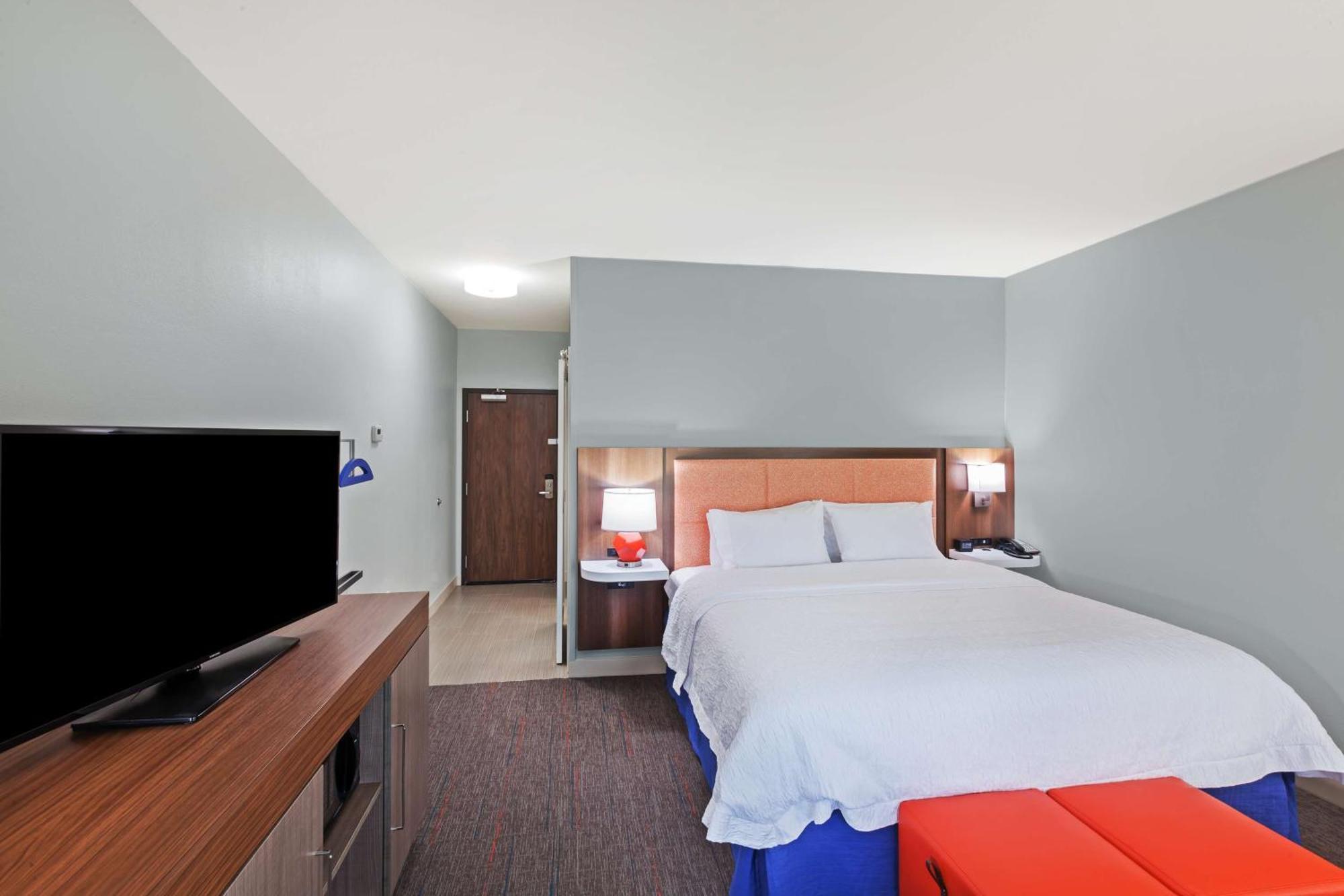 Hotel Hampton 3*