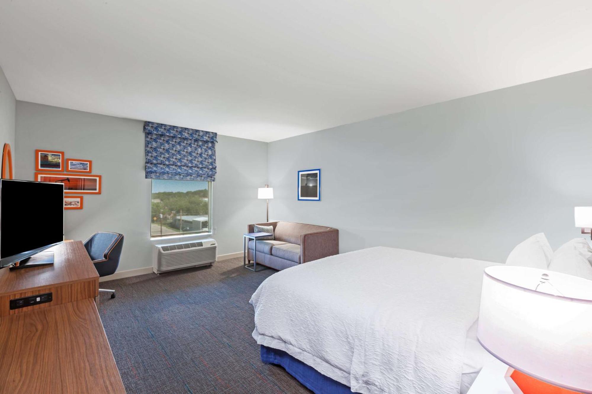 Hampton Hotel 3*